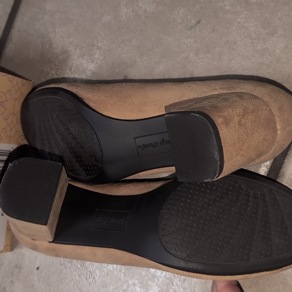 Easy Street faux suede block heel pumps - Picture 6 of 6